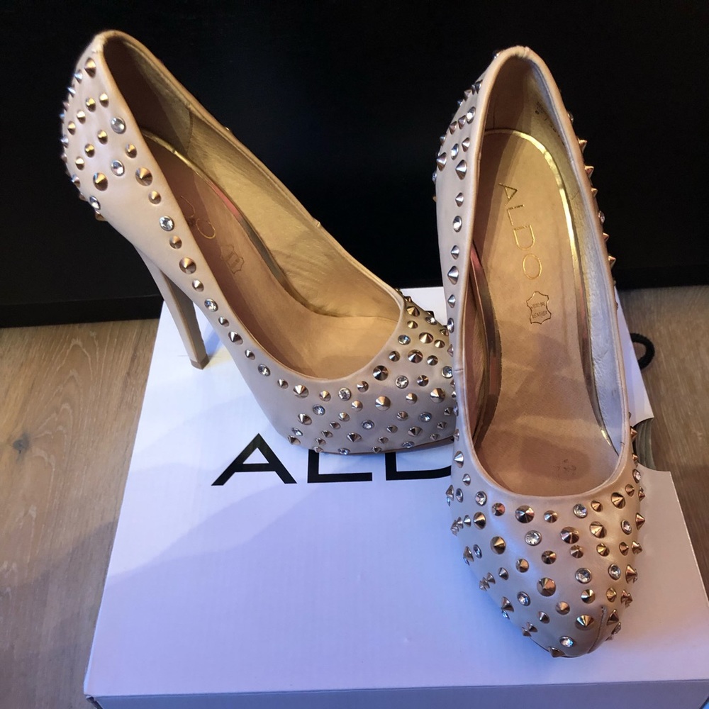 Aldo heels size US6